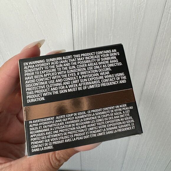 Revolution Skin Charcoal Face Mask For Blemishes - Picture 4 of 6